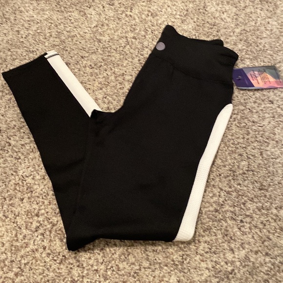 NWT Medium Activewear Lot - Picture 7 of 8